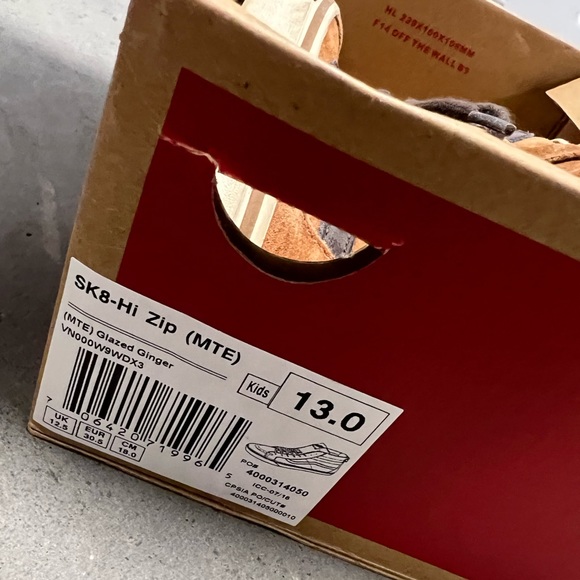 Vans - Picture 4 of 4